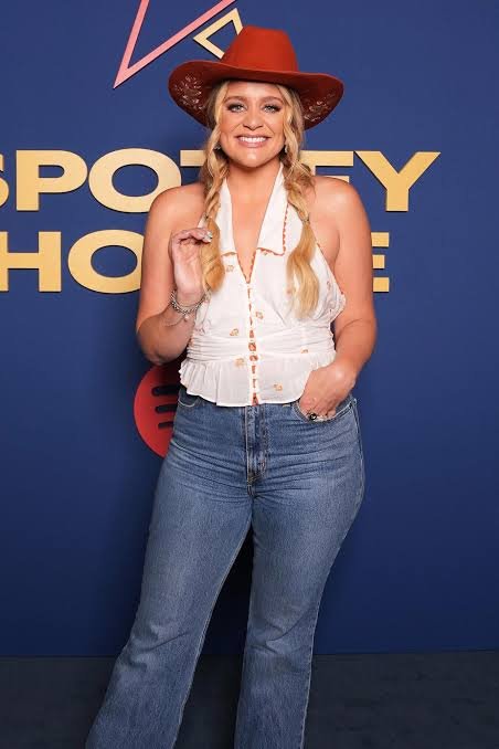 Lauren Alaina